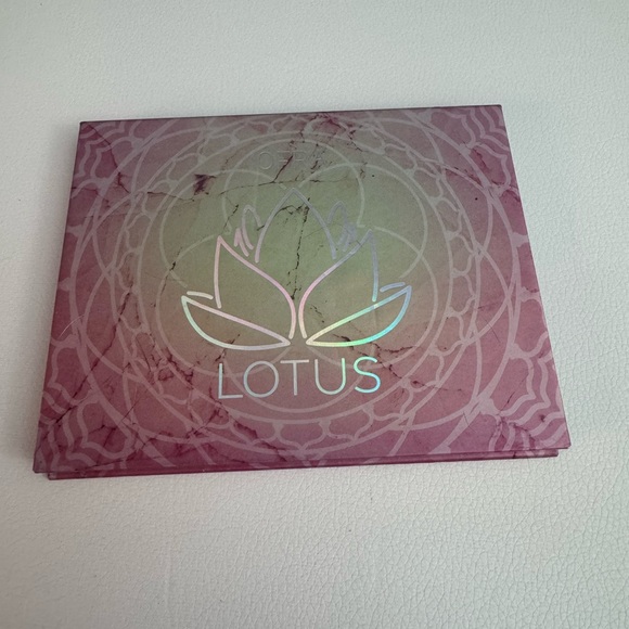 NEW OFRA Lotus eye palette - Picture 4 of 7